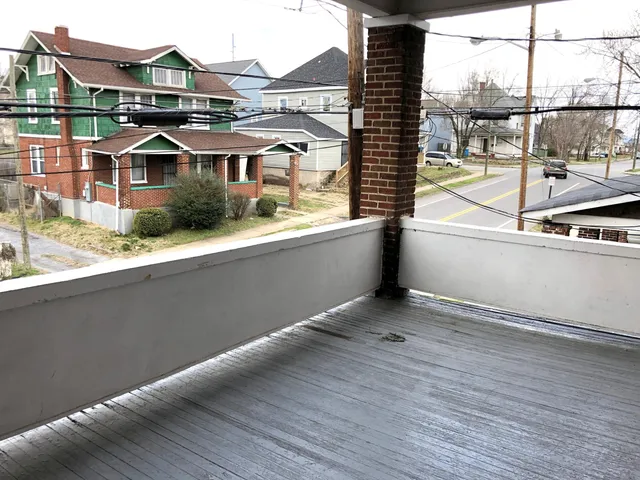 $699 | 312 13th Street Southwest, Unit 2A, Roanoke, VA 24016