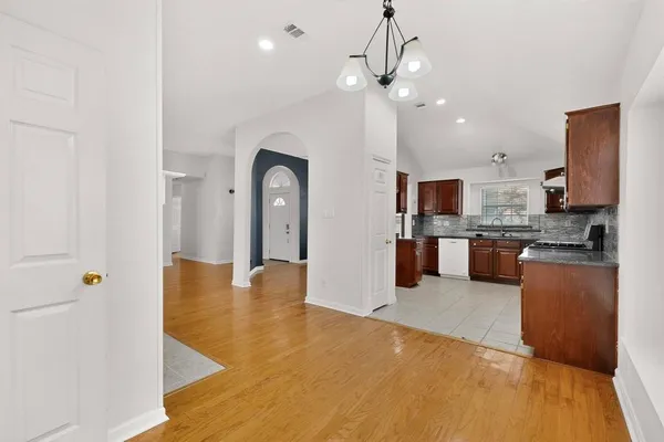 $2,300 | 2522 Crosslands Drive, Garland, TX 75040