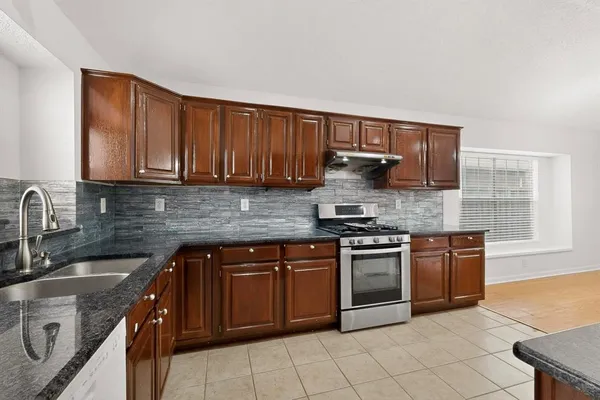 $2,300 | 2522 Crosslands Drive, Garland, TX 75040