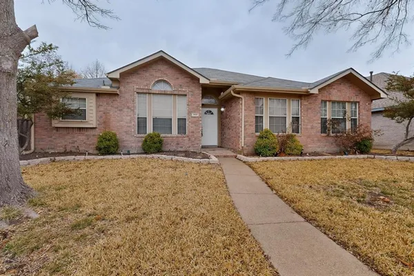 $2,300 | 2522 Crosslands Drive, Garland, TX 75040