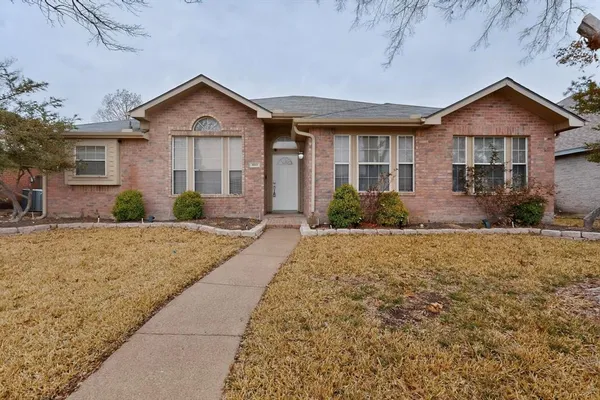 $2,300 | 2522 Crosslands Drive, Garland, TX 75040