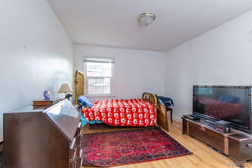 1197 Hawthorne Road Grosse Pointe Woods, MI 48236 - Photo 9 of 21