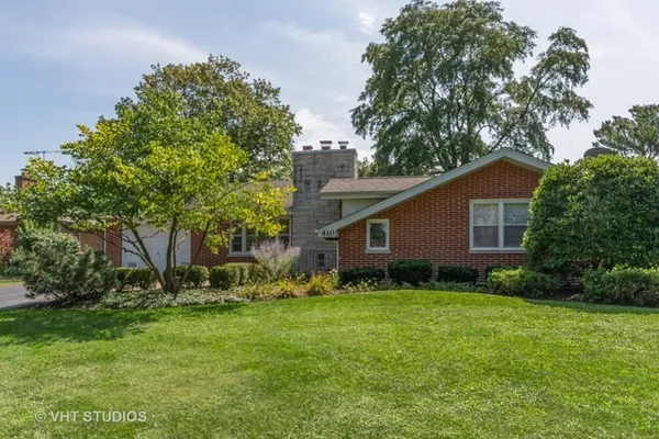 $3,200 | 410 Prairie Avenue, Naperville, IL 60540