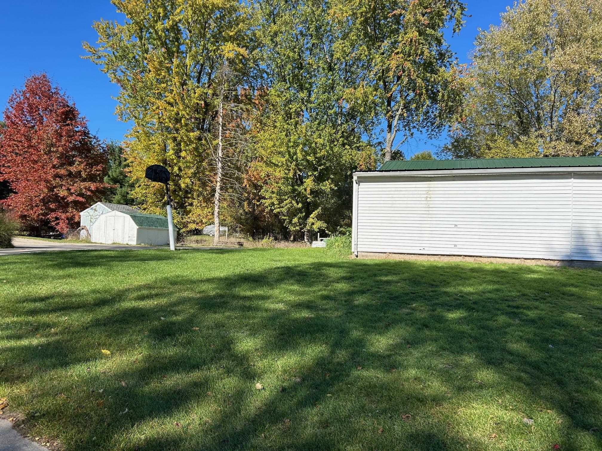 320 Williams Street Perry, MI 48872 - Photo 4 of 46 50192807-3c2d269d-dbad-4b74-9eea-891329447963.JPG