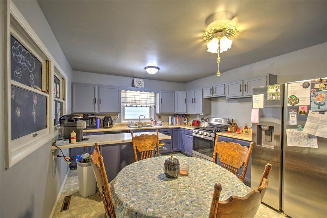 8 Imboden Drive Decatur, IL 62521 - Photo 6 of 23 Gallery Image 6
