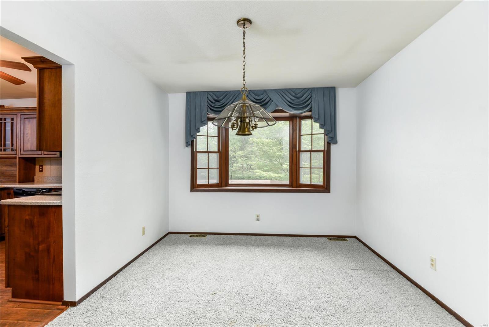 546 South Mulberry Road Collinsville, IL 62234 - Photo 11 of 42 Gallery Image 11