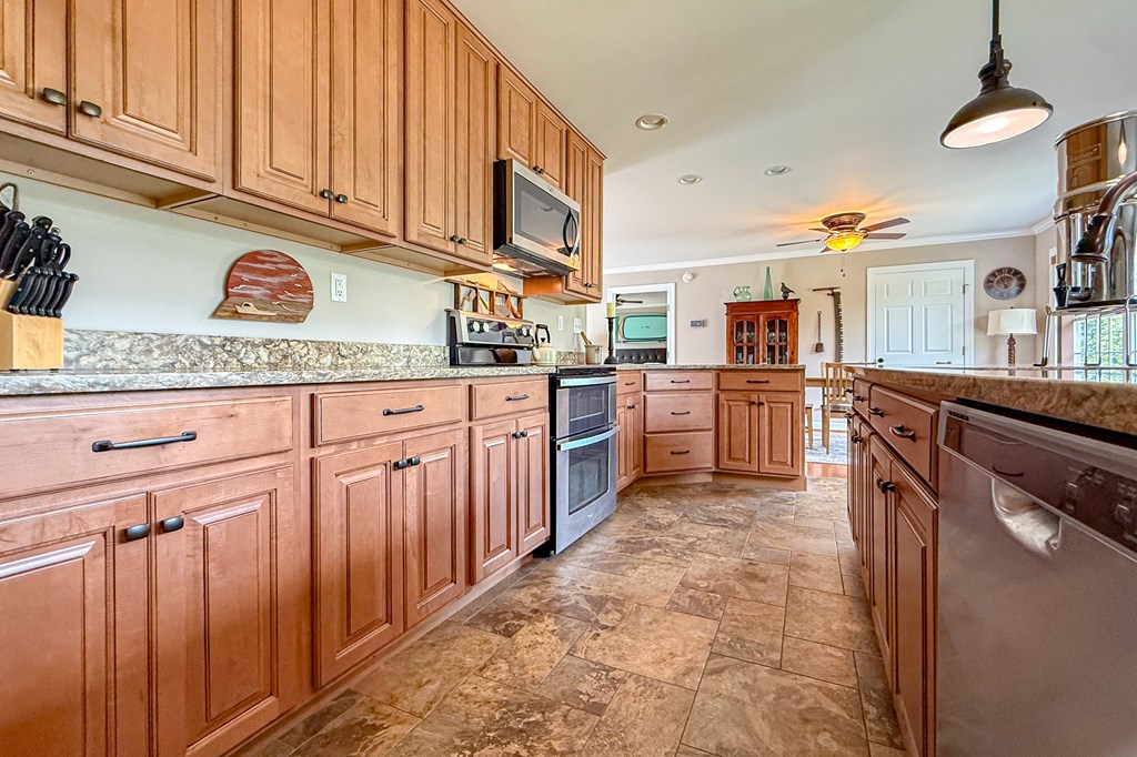 22005 Parsons Road Greenbush, VA 23301 - Photo 6 of 41