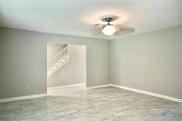 a view of empty room with window