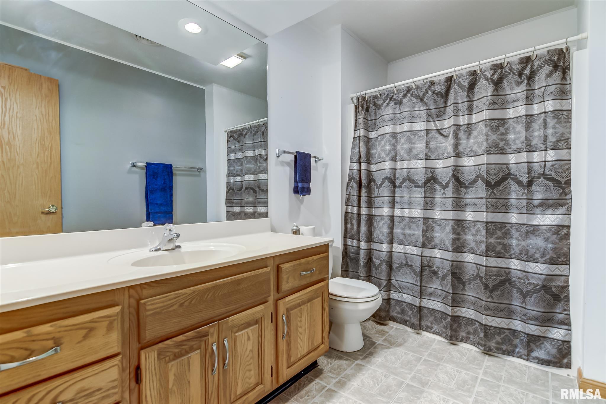 1604 Hunter Ridge Drive Springfield, IL 62704 - Photo 17 of 47 Gallery Image 17