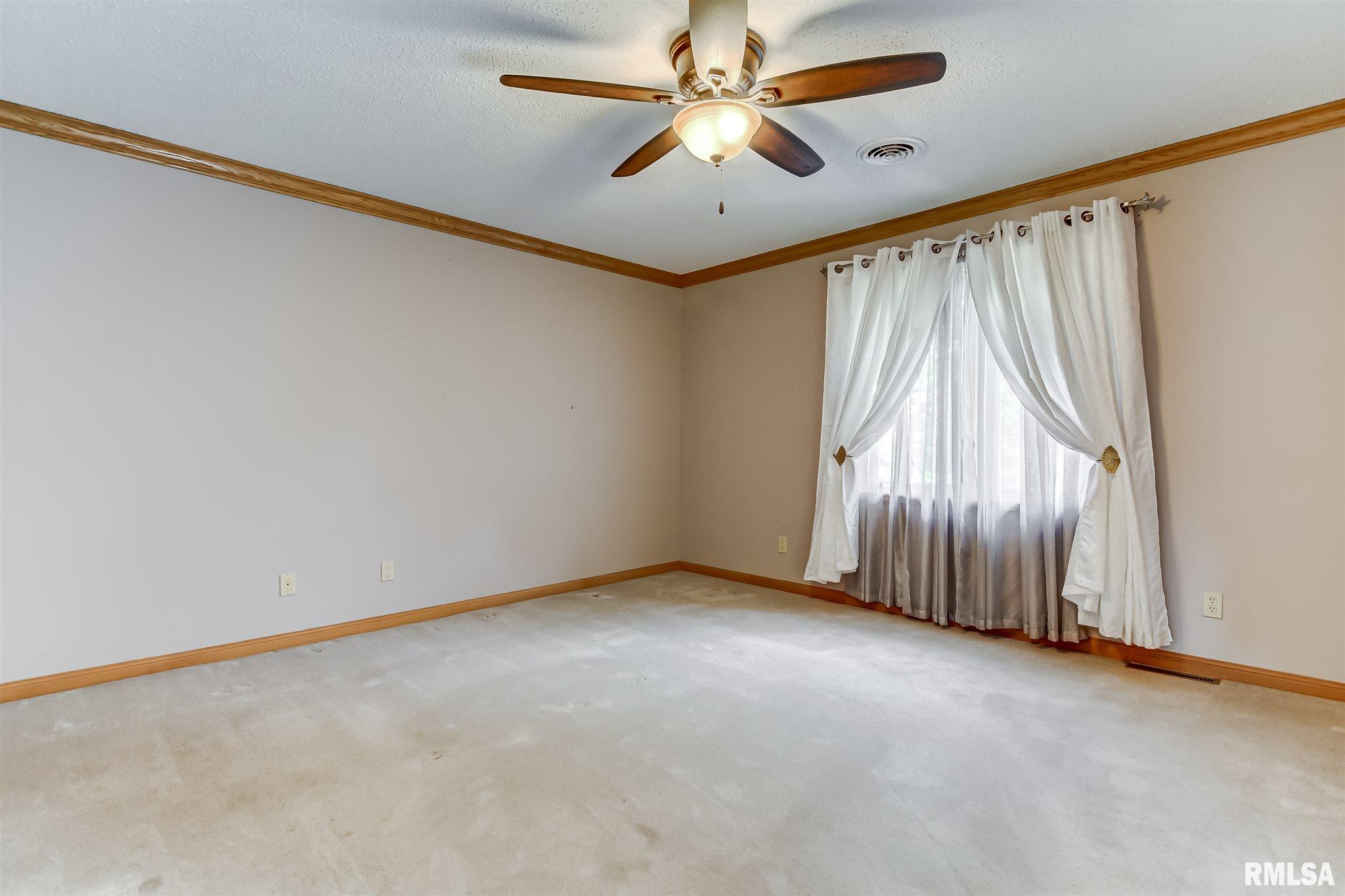 1604 Hunter Ridge Drive Springfield, IL 62704 - Photo 37 of 47 Gallery Image 37