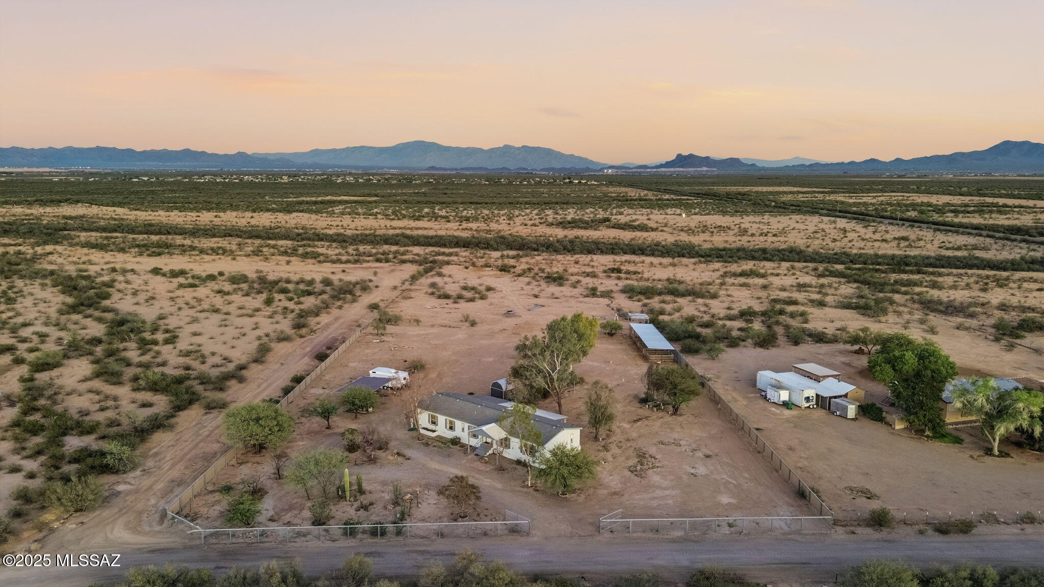 9740 North Running Back Way Marana, AZ 85653 - Photo 32 of 34 4-web-or-mls-untitled-4