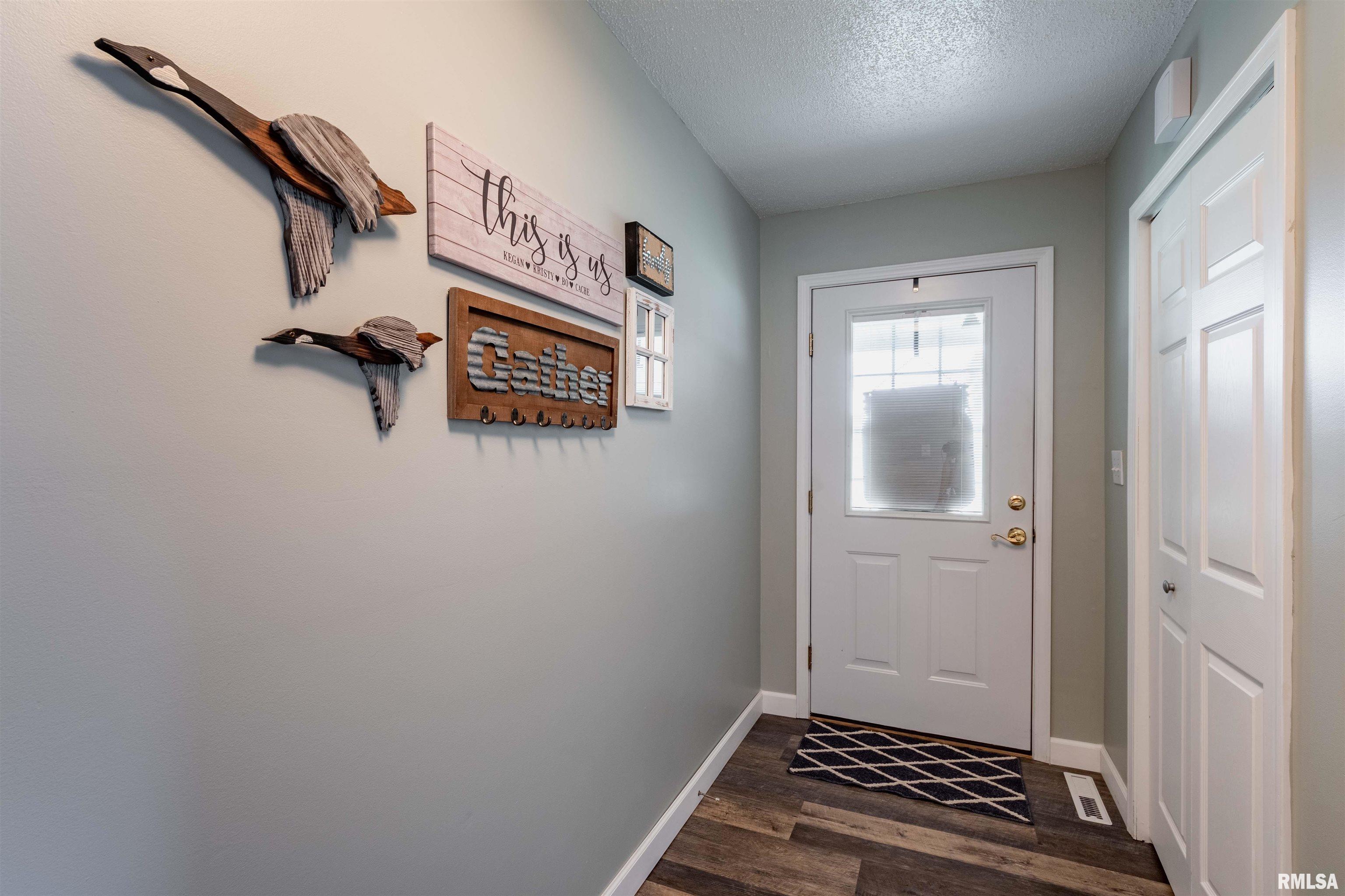 13317 Davidson Road Marion, IL 62959 - Photo 3 of 39