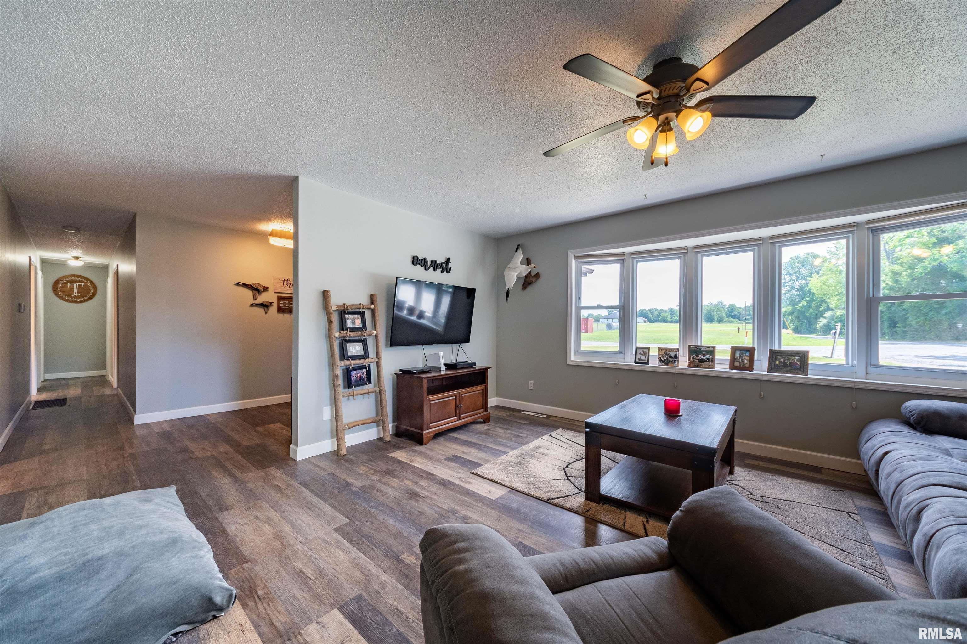 13317 Davidson Road Marion, IL 62959 - Photo 4 of 39