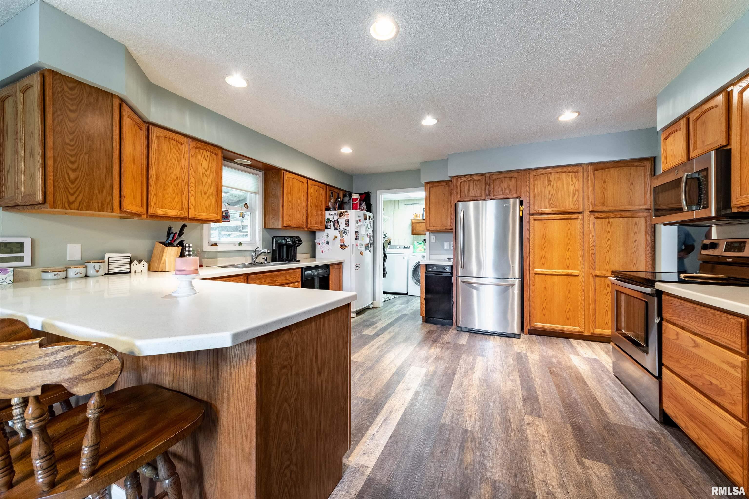 13317 Davidson Road Marion, IL 62959 - Photo 7 of 39