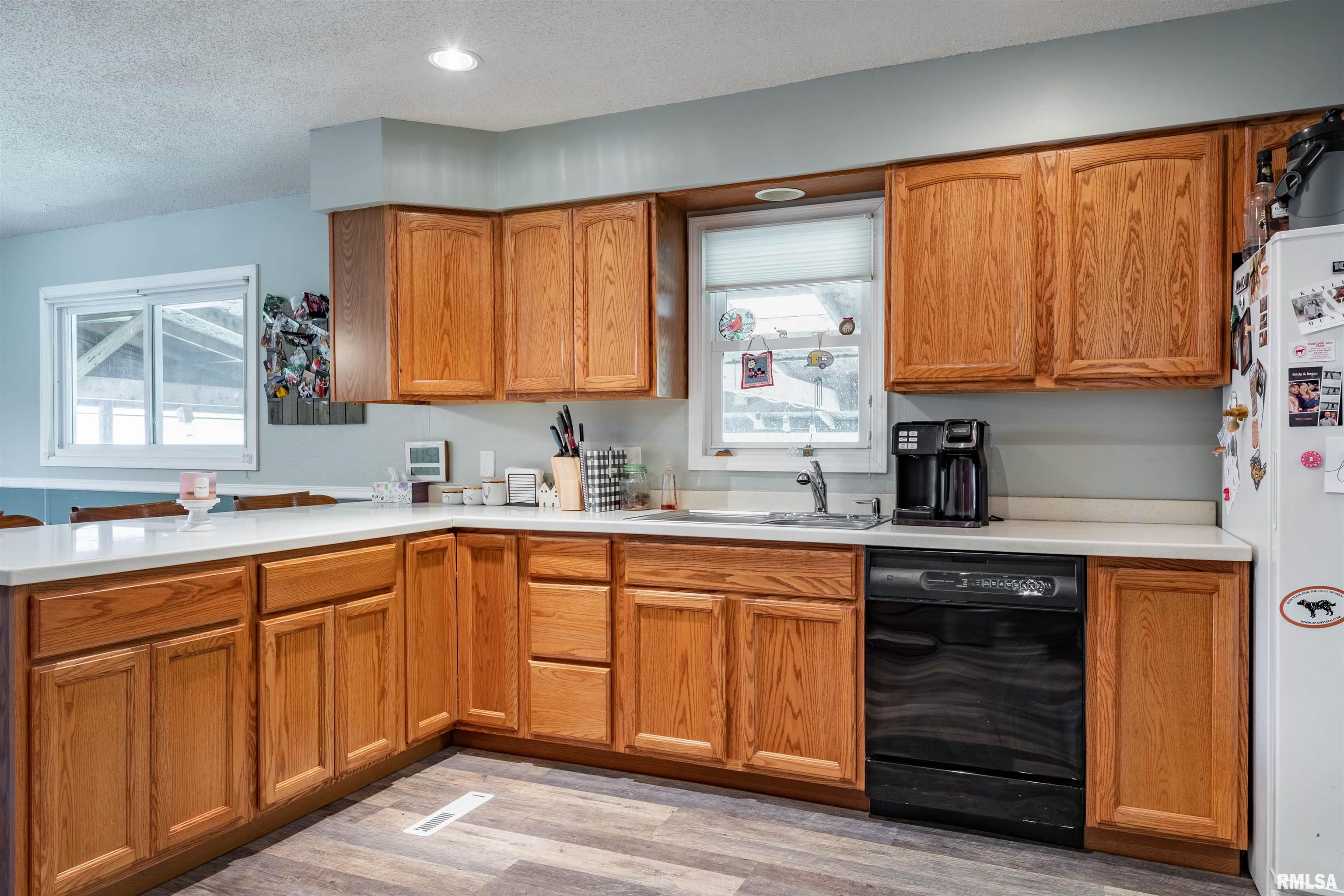 13317 Davidson Road Marion, IL 62959 - Photo 8 of 39