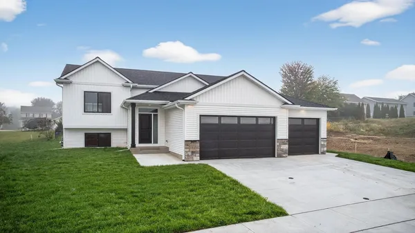 $539,900 | 6119 Cody Lane Northwest, Rochester, MN 55901
