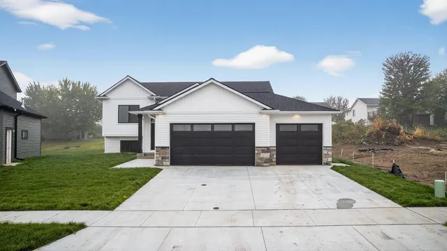 $549,900 | 6119 Cody Lane Northwest, Rochester, MN 55901