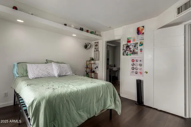 $289,990 | 5035 North 10th Place, Unit 204, Phoenix, AZ 85014