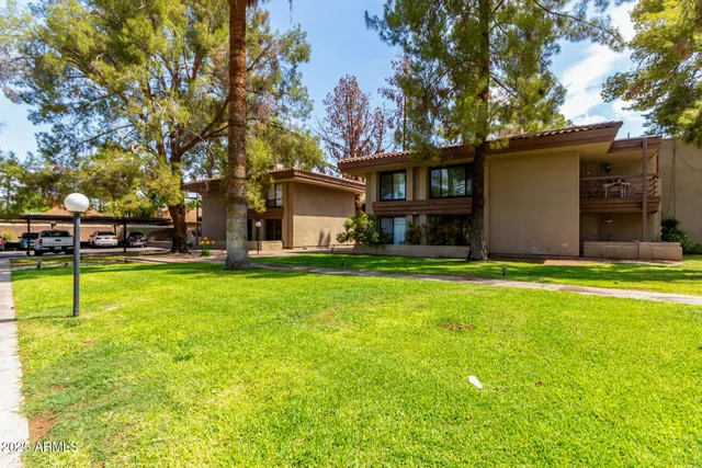 $289,990 | 5035 North 10th Place, Unit 204, Phoenix, AZ 85014