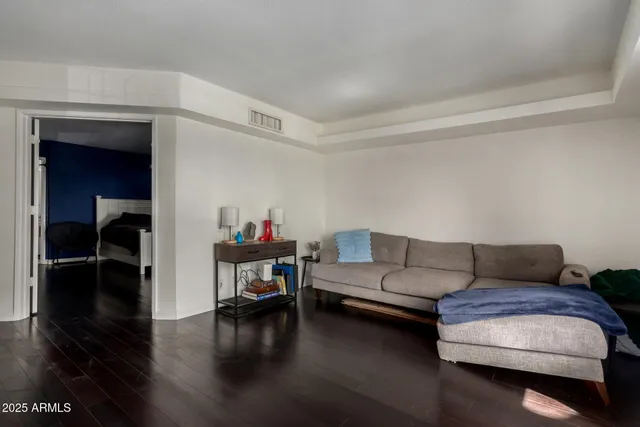 $289,990 | 5035 North 10th Place, Unit 204, Phoenix, AZ 85014