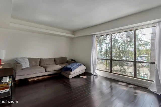 $289,990 | 5035 North 10th Place, Unit 204, Phoenix, AZ 85014