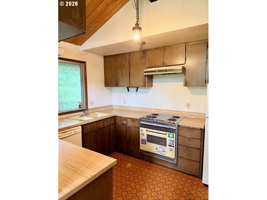 32424 Camas Swale Road Creswell, OR 97426 - Photo 4 of 19