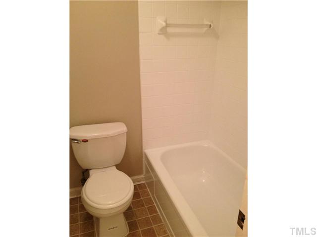 6511 New Market Way Raleigh, NC 27615 - Photo 7 of 8