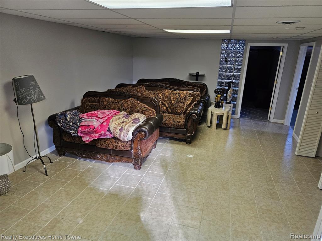 2458 Lindell Road Sterling Heights, MI 48310 - Photo 17 of 20