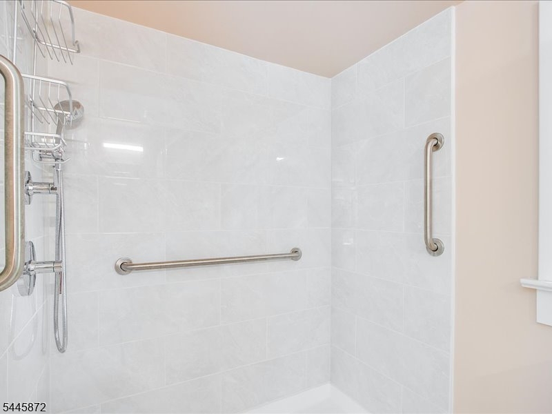 35 Jordan Terrace Dover, NJ 07801 - Photo 14 of 33