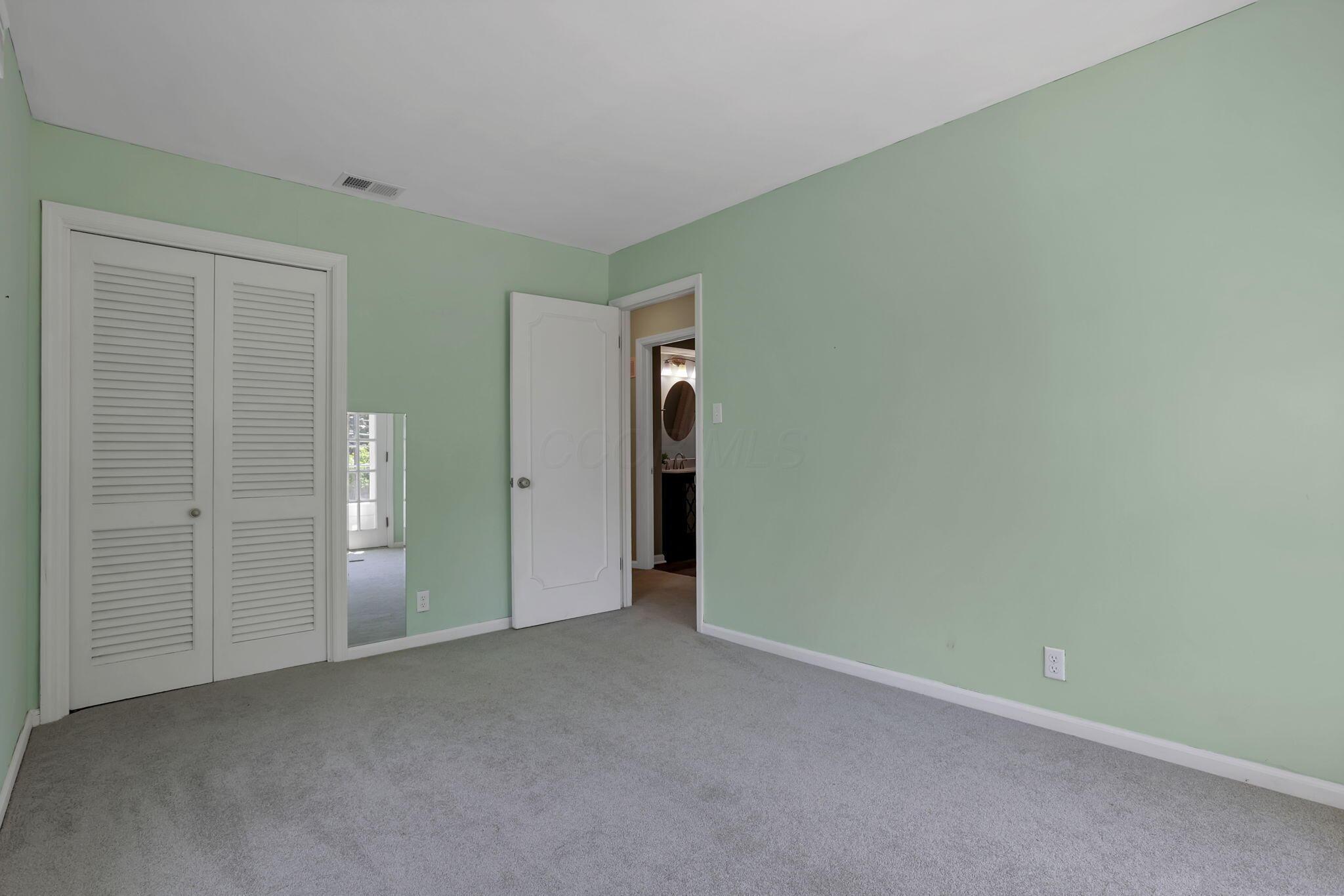 1631 Roxbury Road, Unit B6 Columbus, OH 43212 - Photo 16 of 26 Bedroom 2