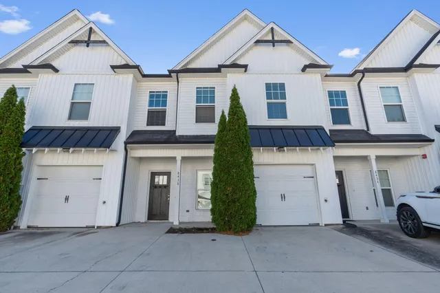 $2,000 | 8438 Brookmoor Lane, Ooltewah, TN 37363