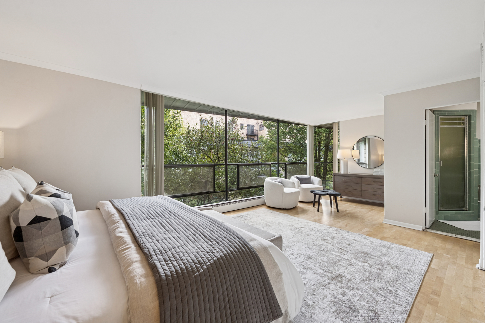 524 West Barry Avenue Chicago, IL 60657 - Photo 23 of 39 a bedroom with a bed and large window