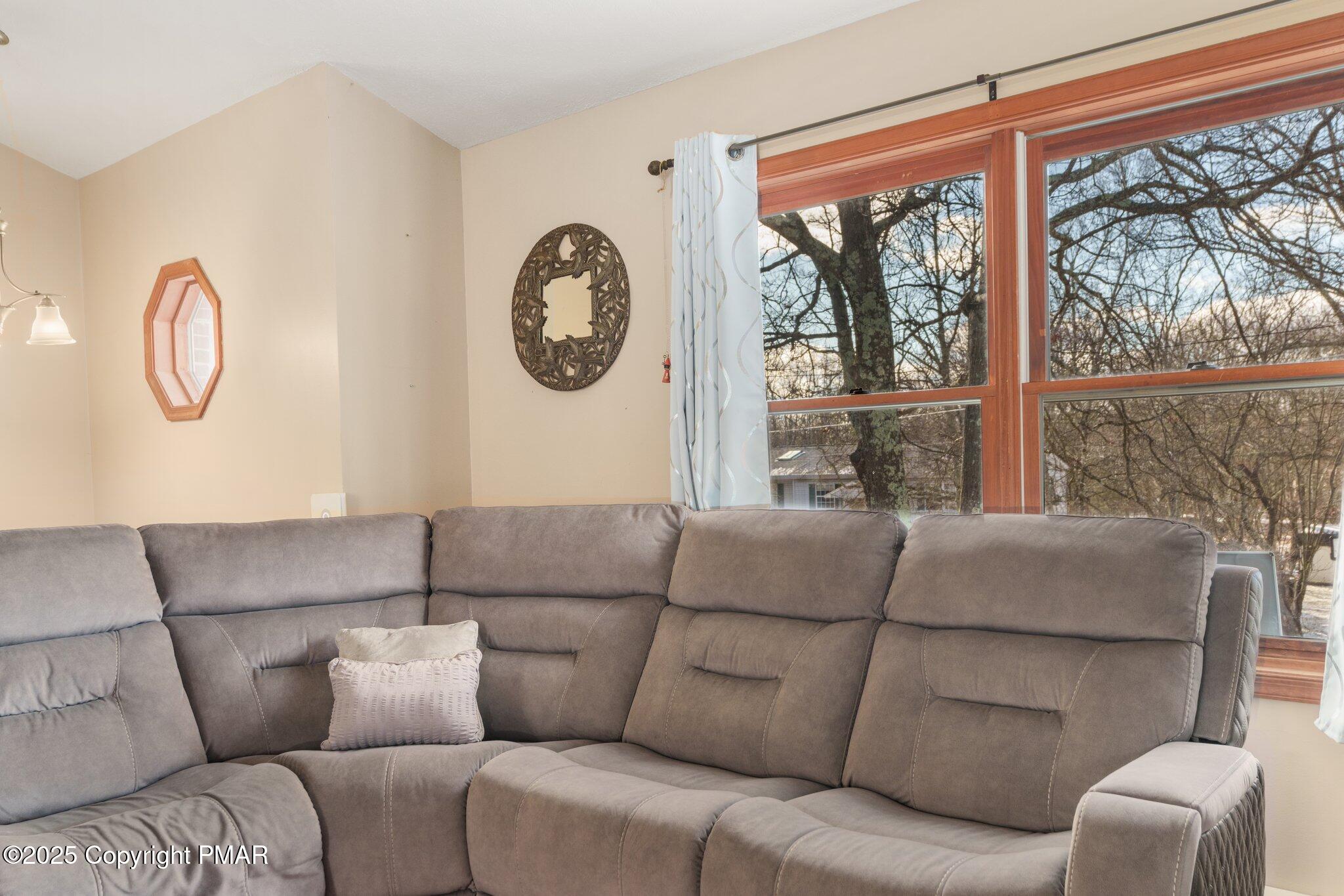 2123 Valleyview Drive Bushkill, PA 18324 - Photo 18 of 39 18-web-or-mls-Image-51