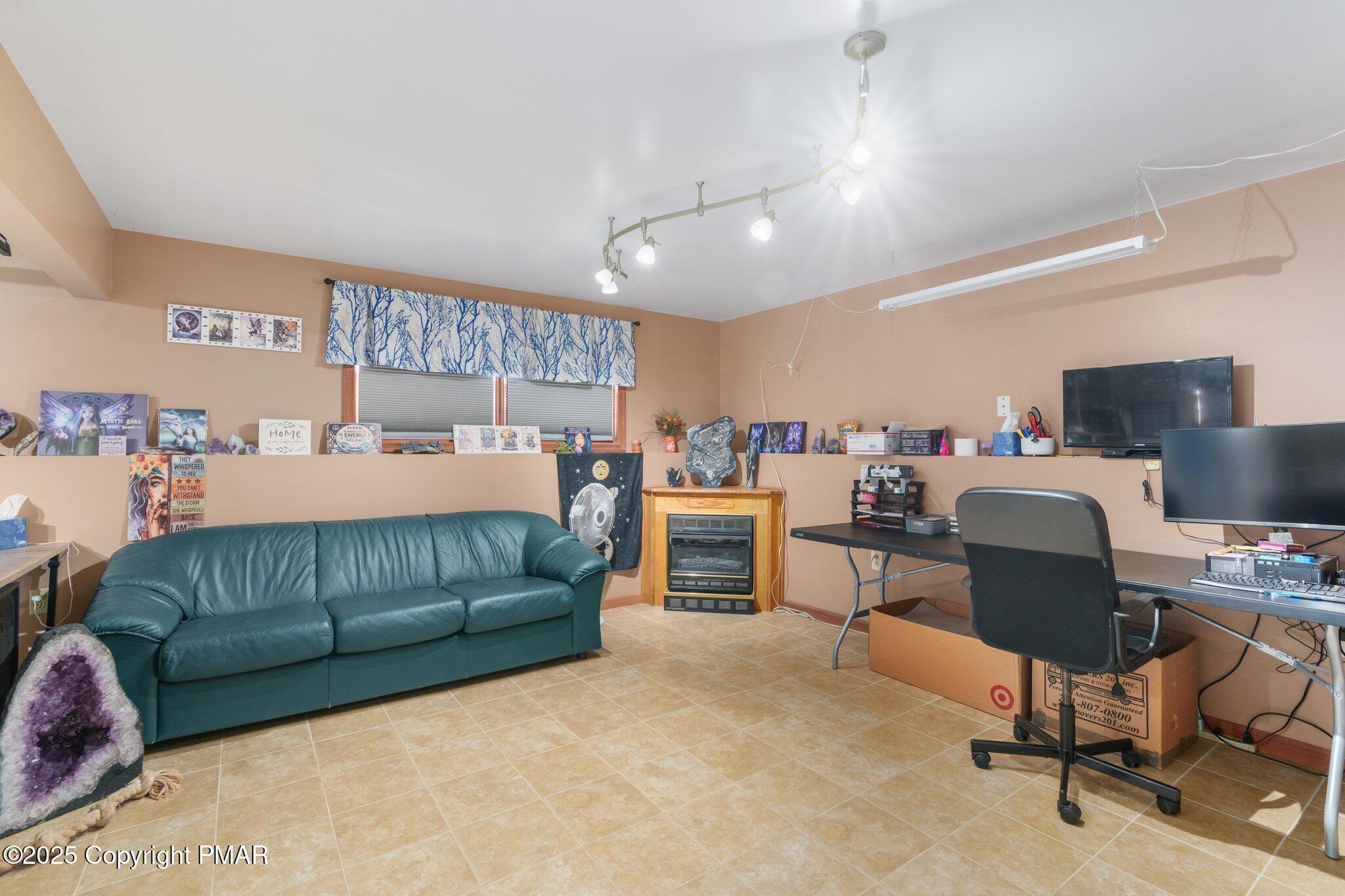 2123 Valleyview Drive Bushkill, PA 18324 - Photo 33 of 39 33-web-or-mls-Image-152