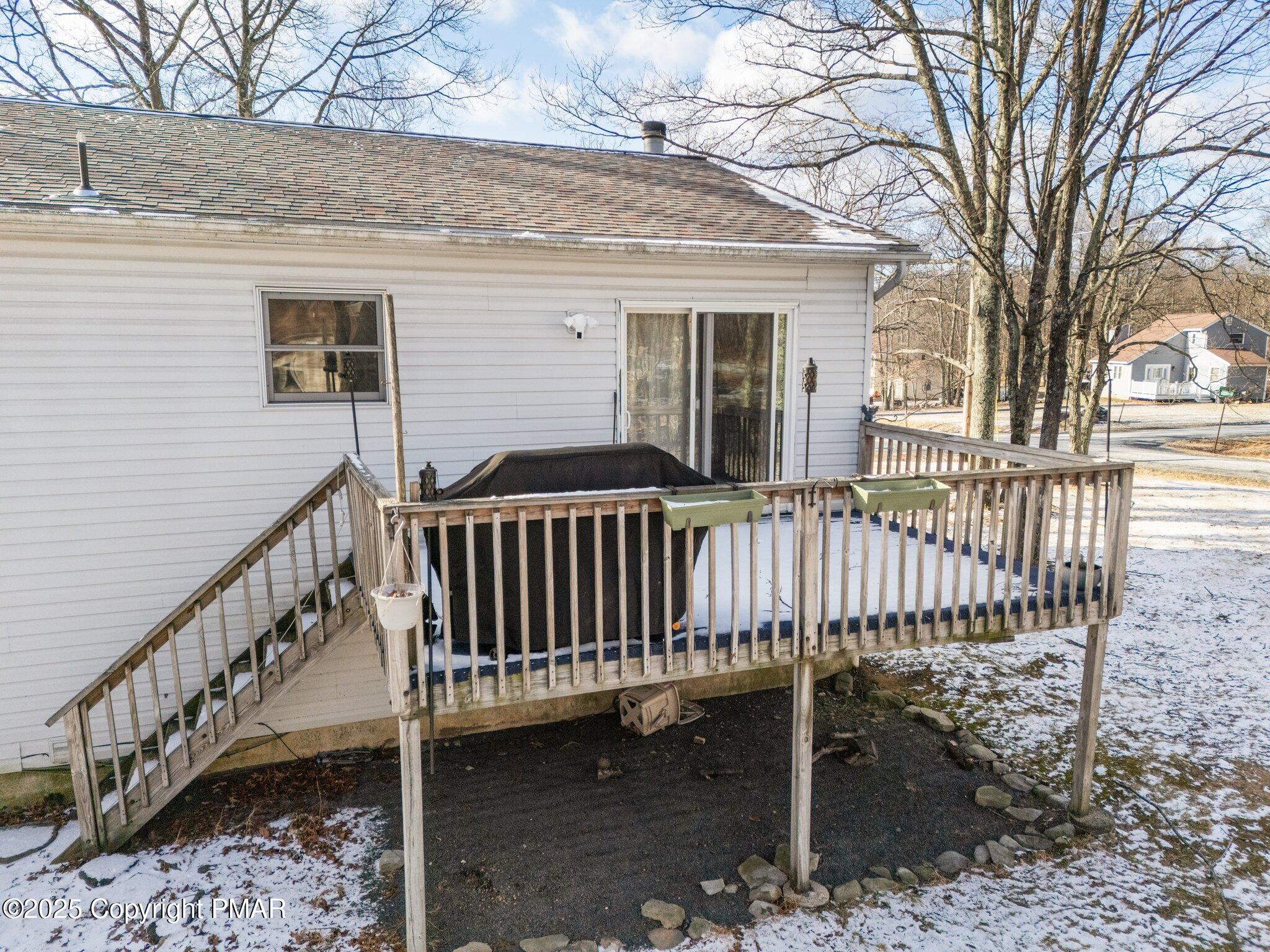 2123 Valleyview Drive Bushkill, PA 18324 - Photo 8 of 39 8-web-or-mls-Image-8