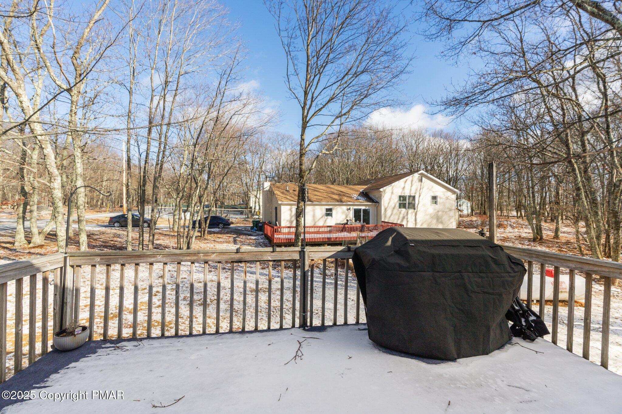 2123 Valleyview Drive Bushkill, PA 18324 - Photo 9 of 39 9-web-or-mls-Image-9