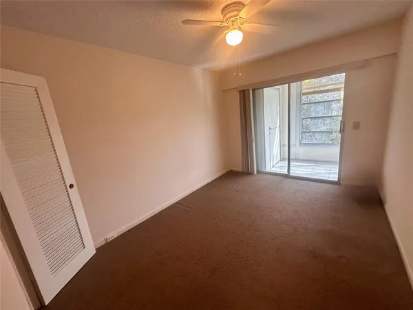 a view of empty room with window