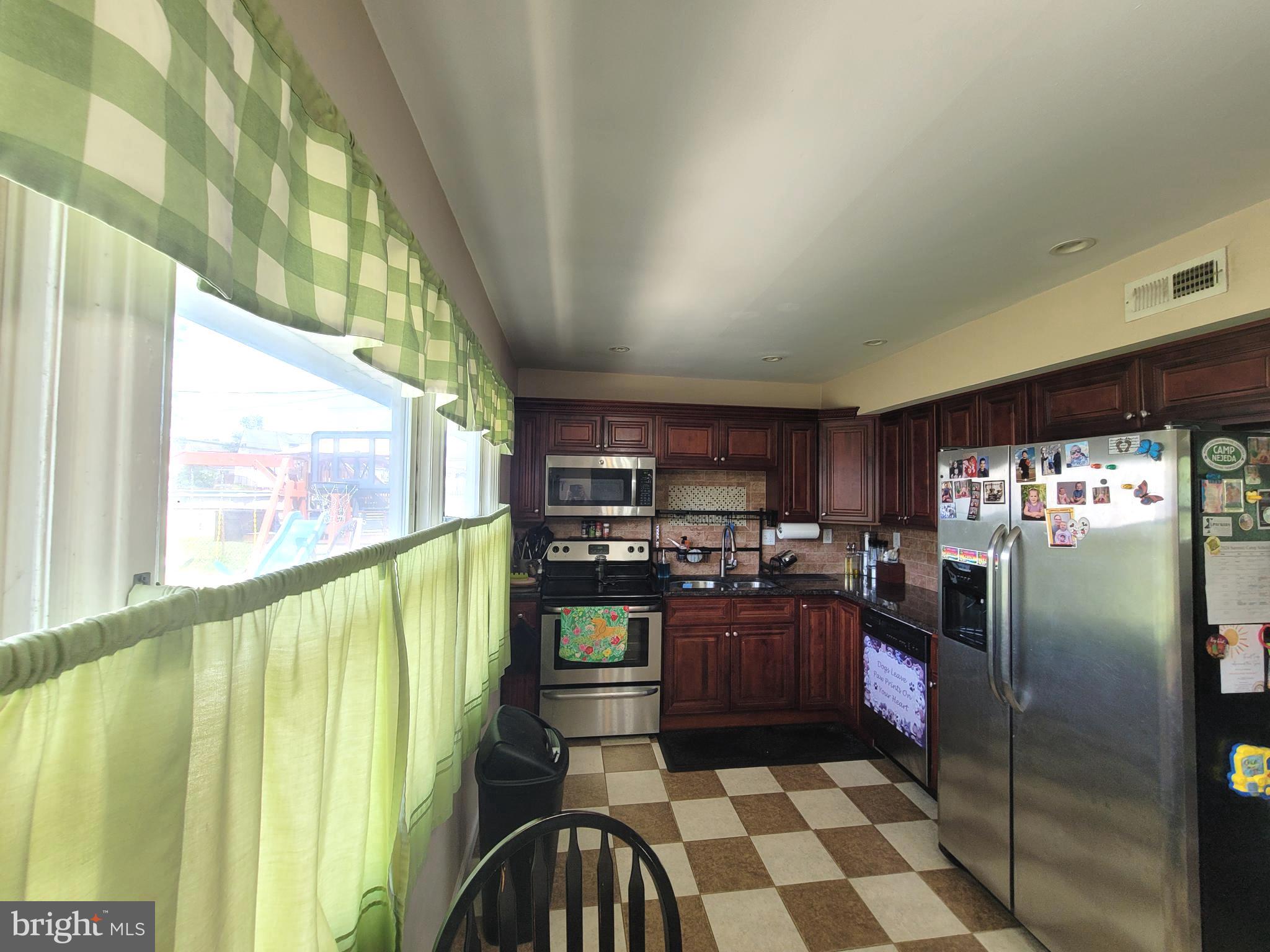 20 Mintleaf Road Levittown, PA 19056 - Photo 7 of 22