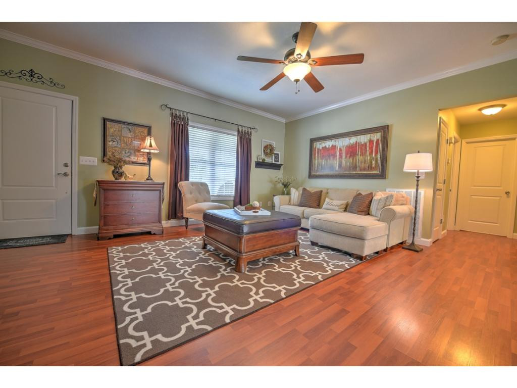 265 Walnut Grove Road Greeneville, TN 37743 - Photo 6 of 33 Living Room