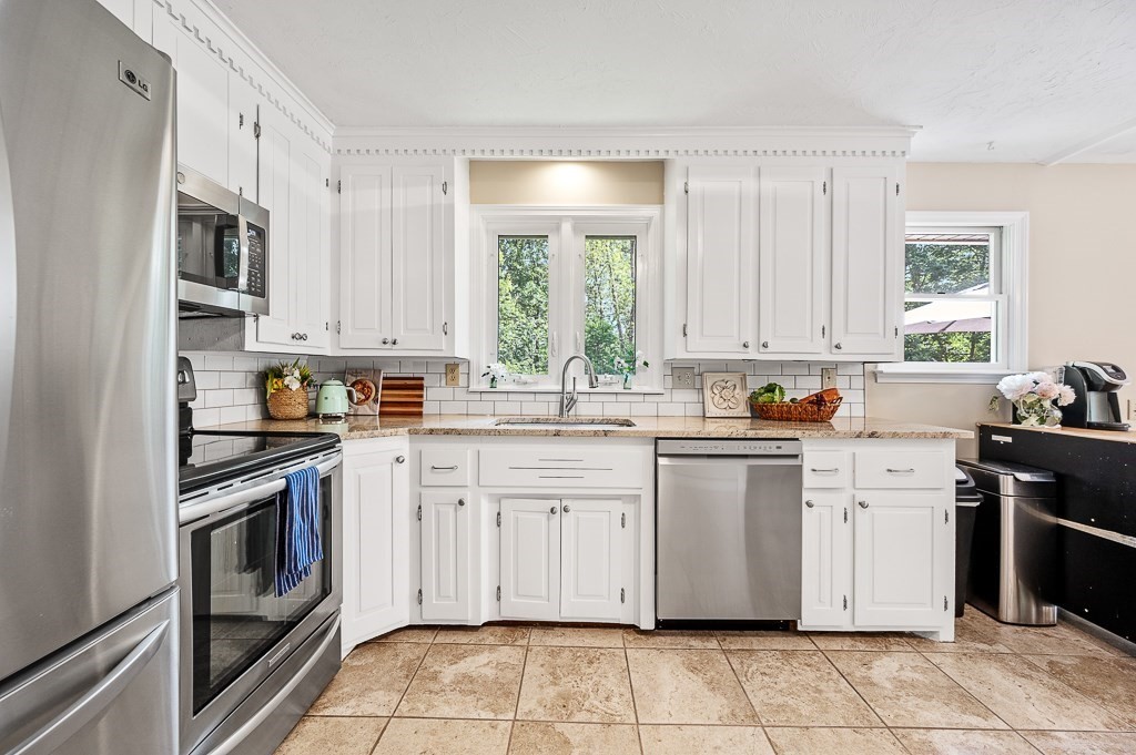 55 Hartness Road Sutton, MA 01590 - Photo 12 of 42