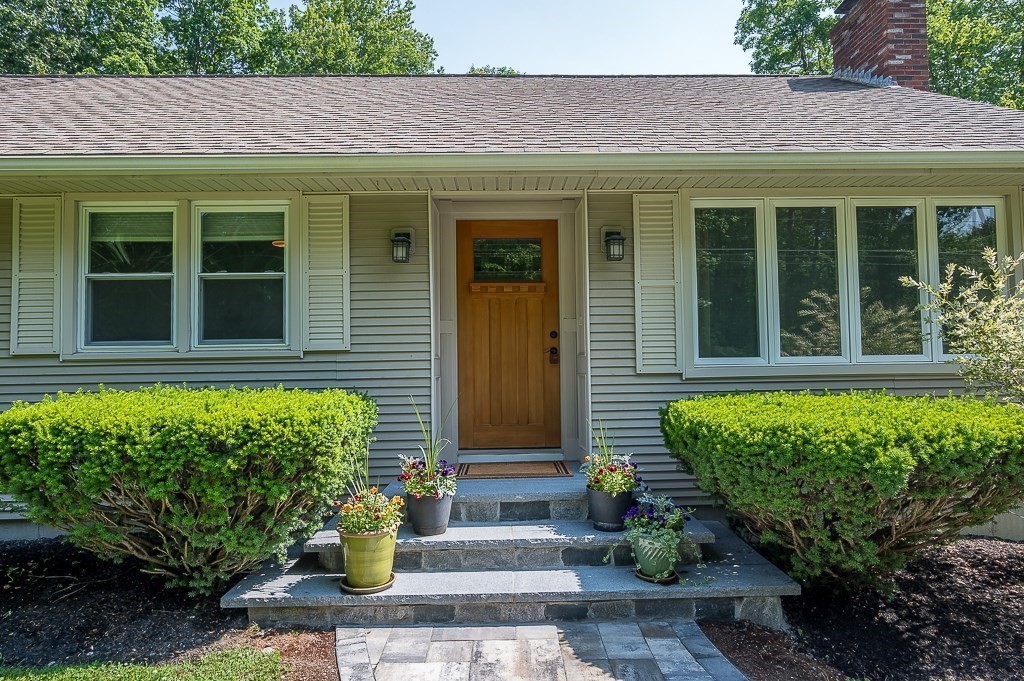 55 Hartness Road Sutton, MA 01590 - Photo 4 of 42