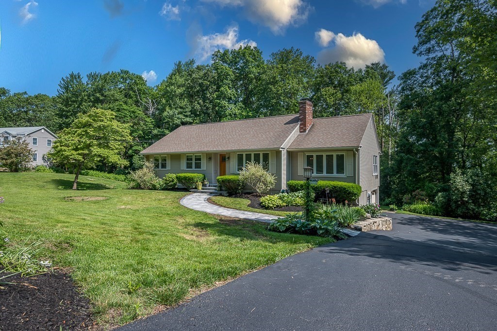 55 Hartness Road Sutton, MA 01590 - Photo 5 of 42