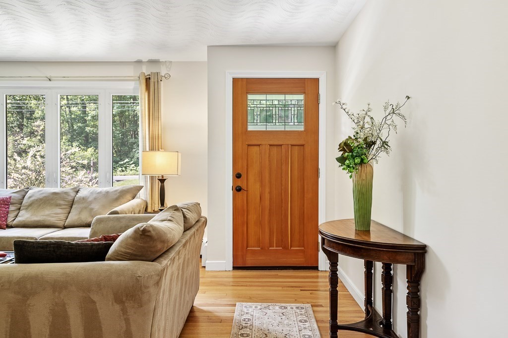 55 Hartness Road Sutton, MA 01590 - Photo 6 of 42