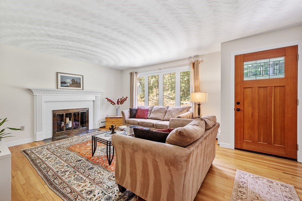 55 Hartness Road Sutton, MA 01590 - Photo 7 of 42