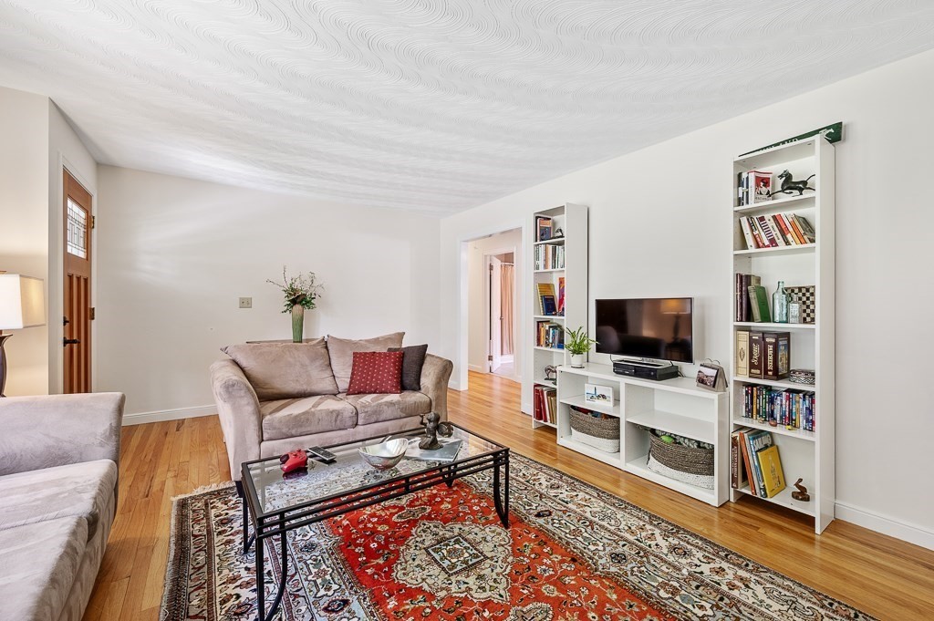 55 Hartness Road Sutton, MA 01590 - Photo 10 of 42