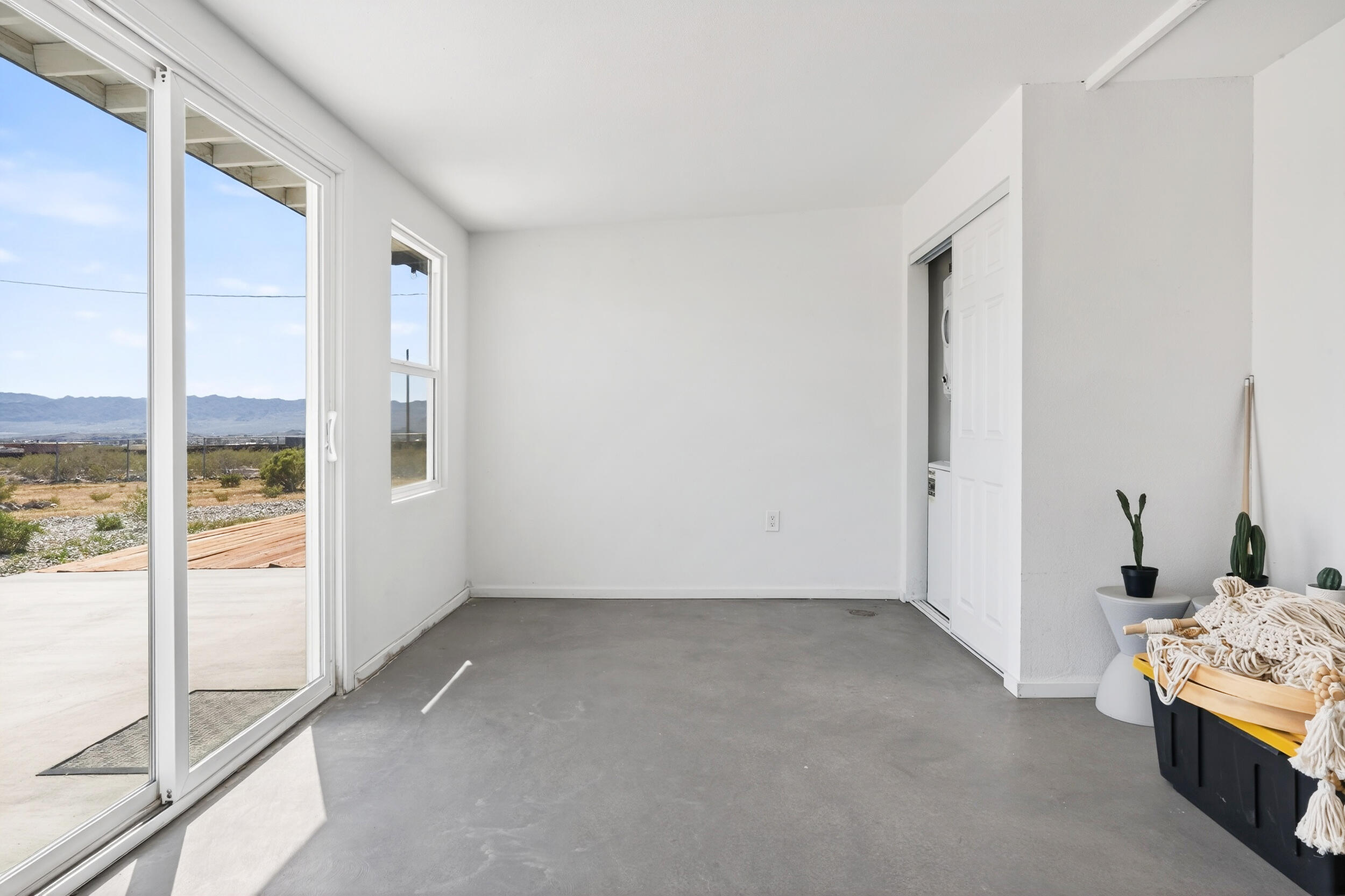 2071 Border Avenue Joshua Tree, CA 92252 - Photo 22 of 50