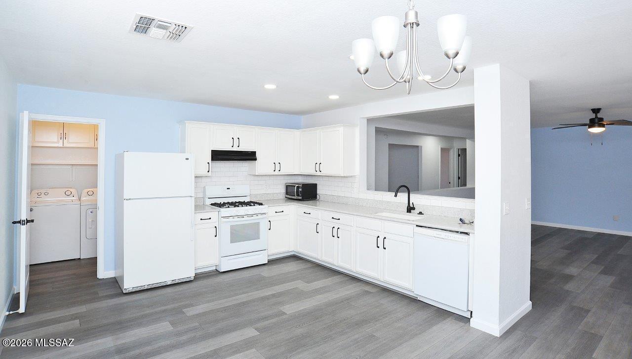 7740 West Oak Stream Road Tucson, AZ 85743 - Photo 8 of 40