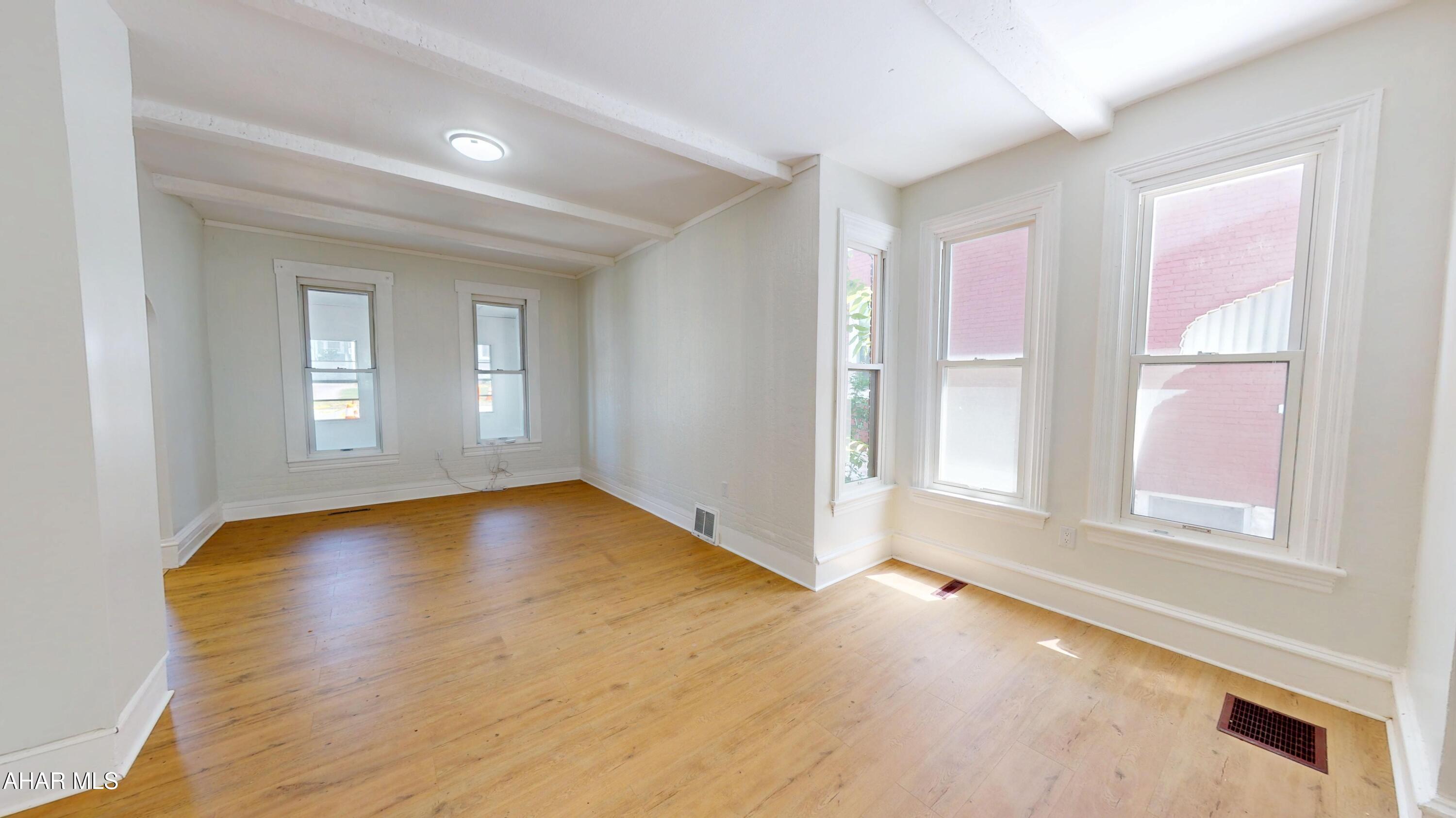 304 Poplar Street Roaring Spring, PA 16673 - Photo 8 of 31