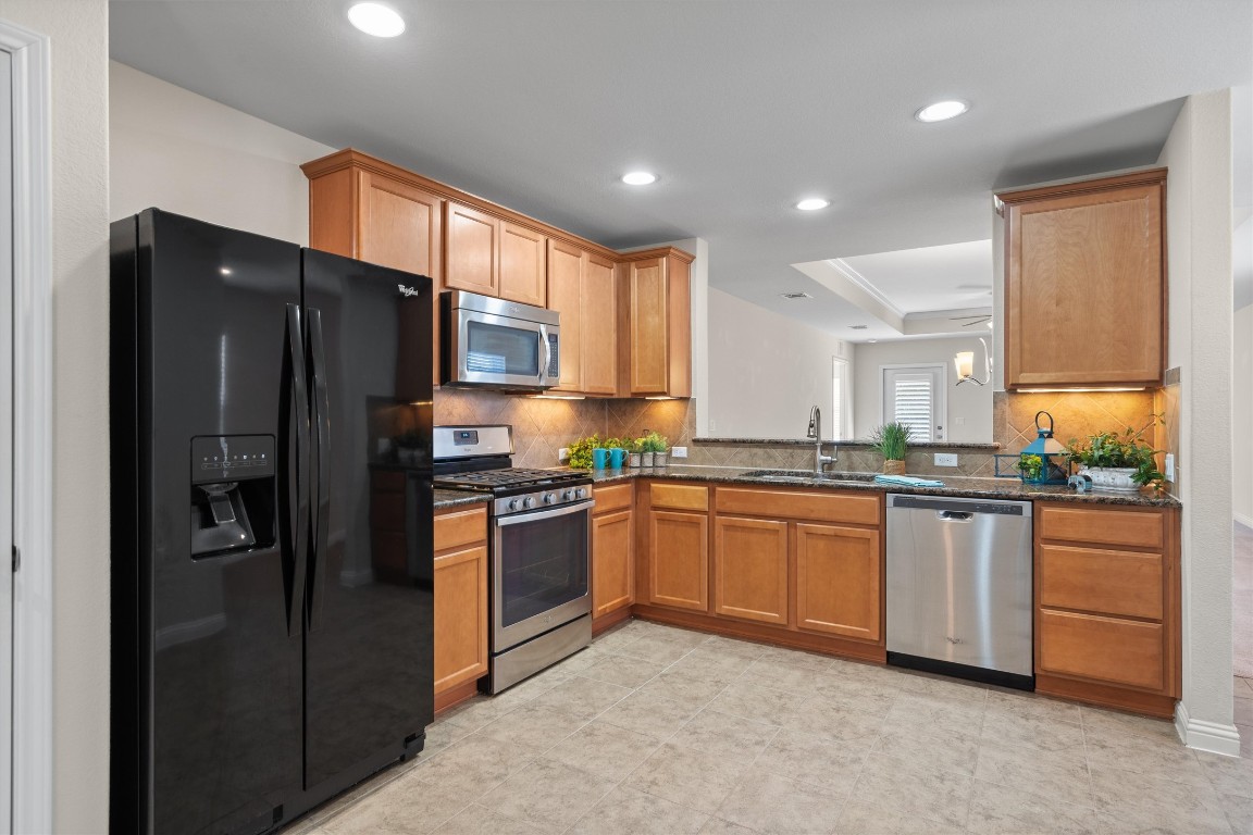 307 Kickapoo Creek Lane Georgetown, TX 78633 - Photo 11 of 30