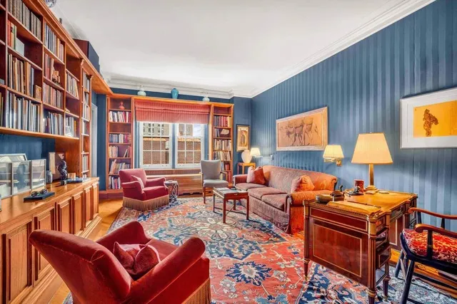 a view of entryway with a front door